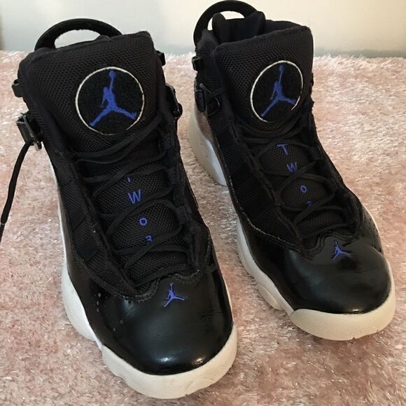 Jordan’s Big kids 4.5 Black Teddy Bear Fur Logo - Picture 1 of 5